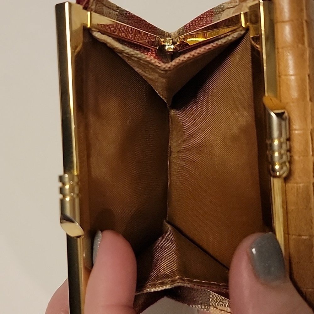 Longaberger Tan And Plaid Trifold Wallet - Picture 5 of 5